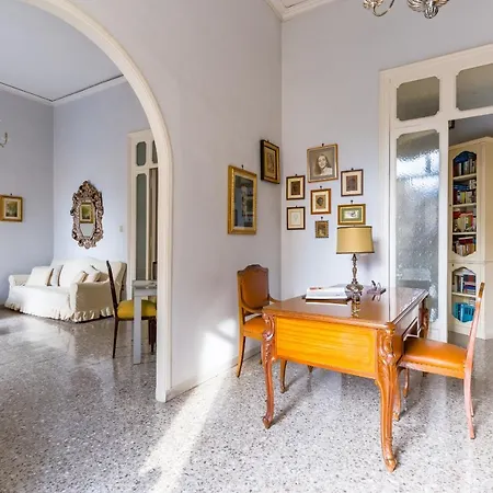 Rettifilo Family Apartment By Wonderful Italy Naples Exterior photo